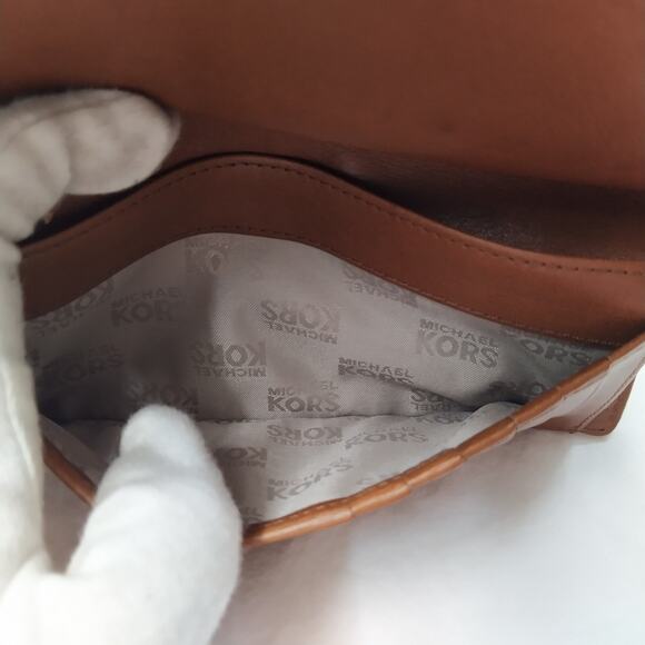 Michael Kors Altor Brown Leathe Studded Credit Card ID Window Bifold Wallet - Picture 16 of 16